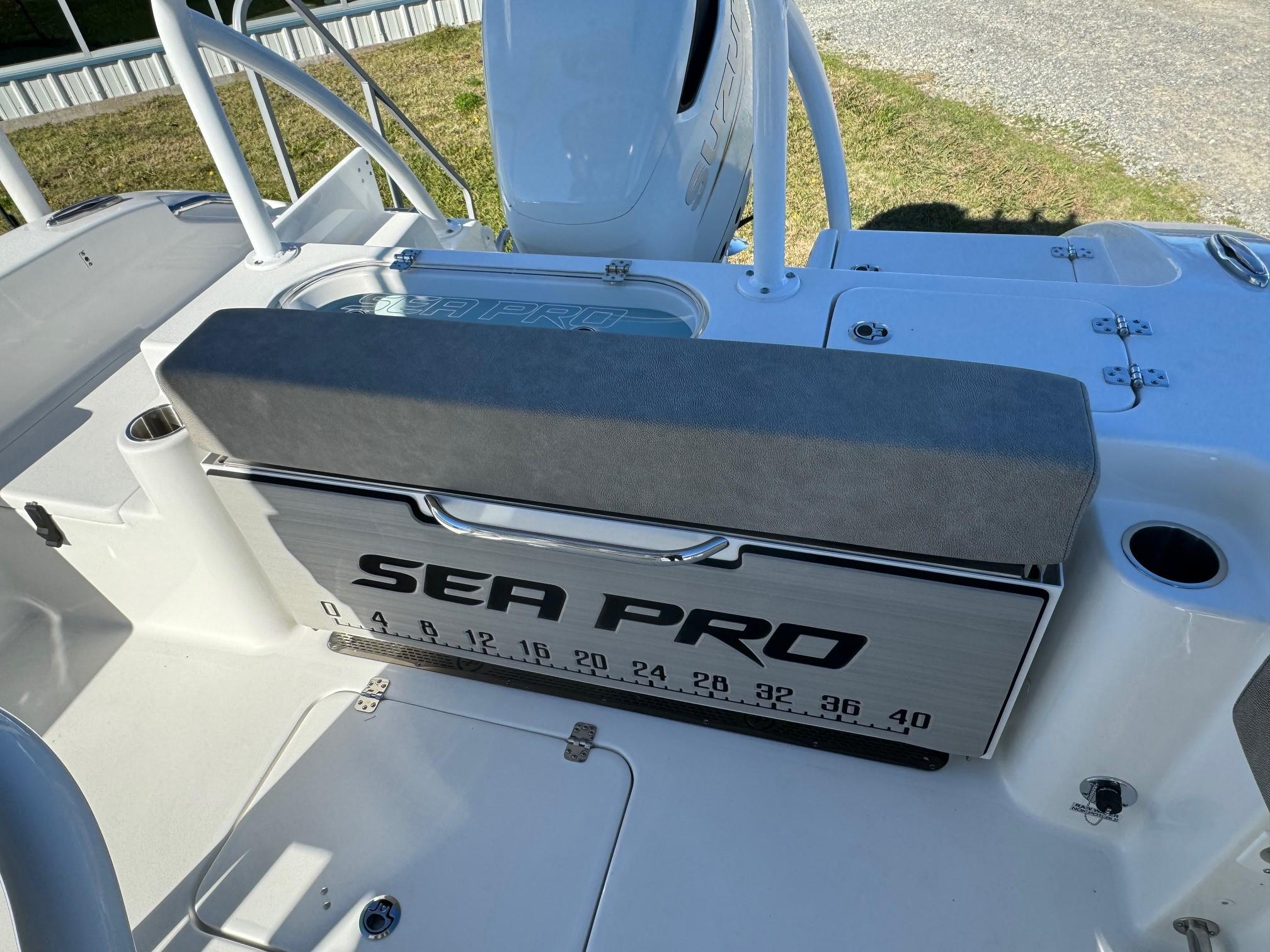 2024 Sea Pro 242 Center Console