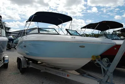 2020 Sea Ray SPX 230 OB