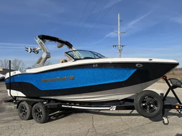 2024 MasterCraft XT-22