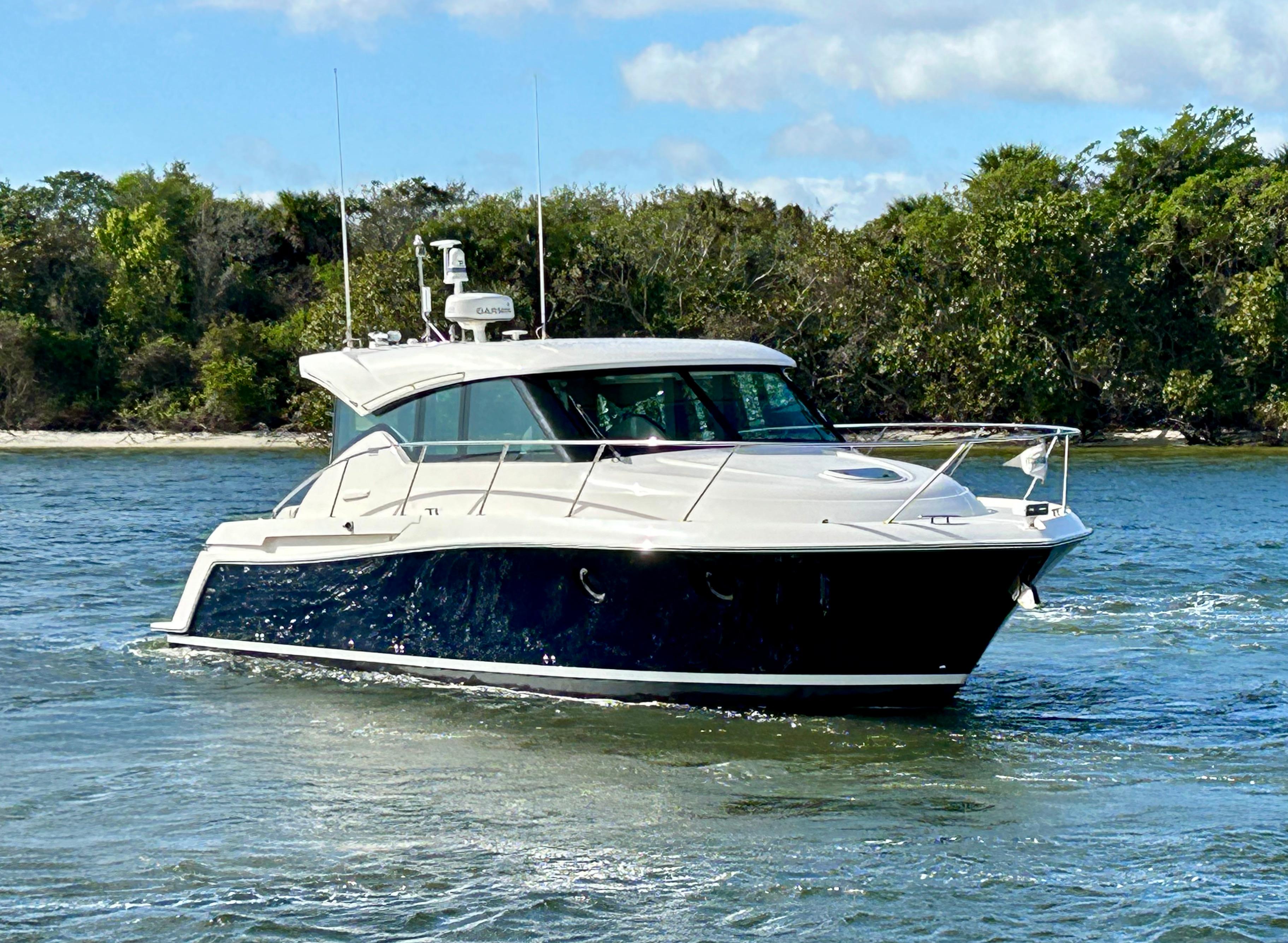2017 Tiara Yachts 39