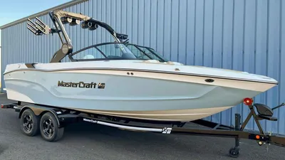 2024 MasterCraft XT23