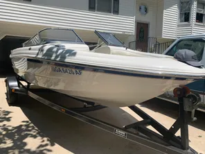 2004 Chaparral Bow Rider 180 SSI