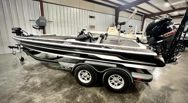 21XRS Bullet Boat, Fishing Boat