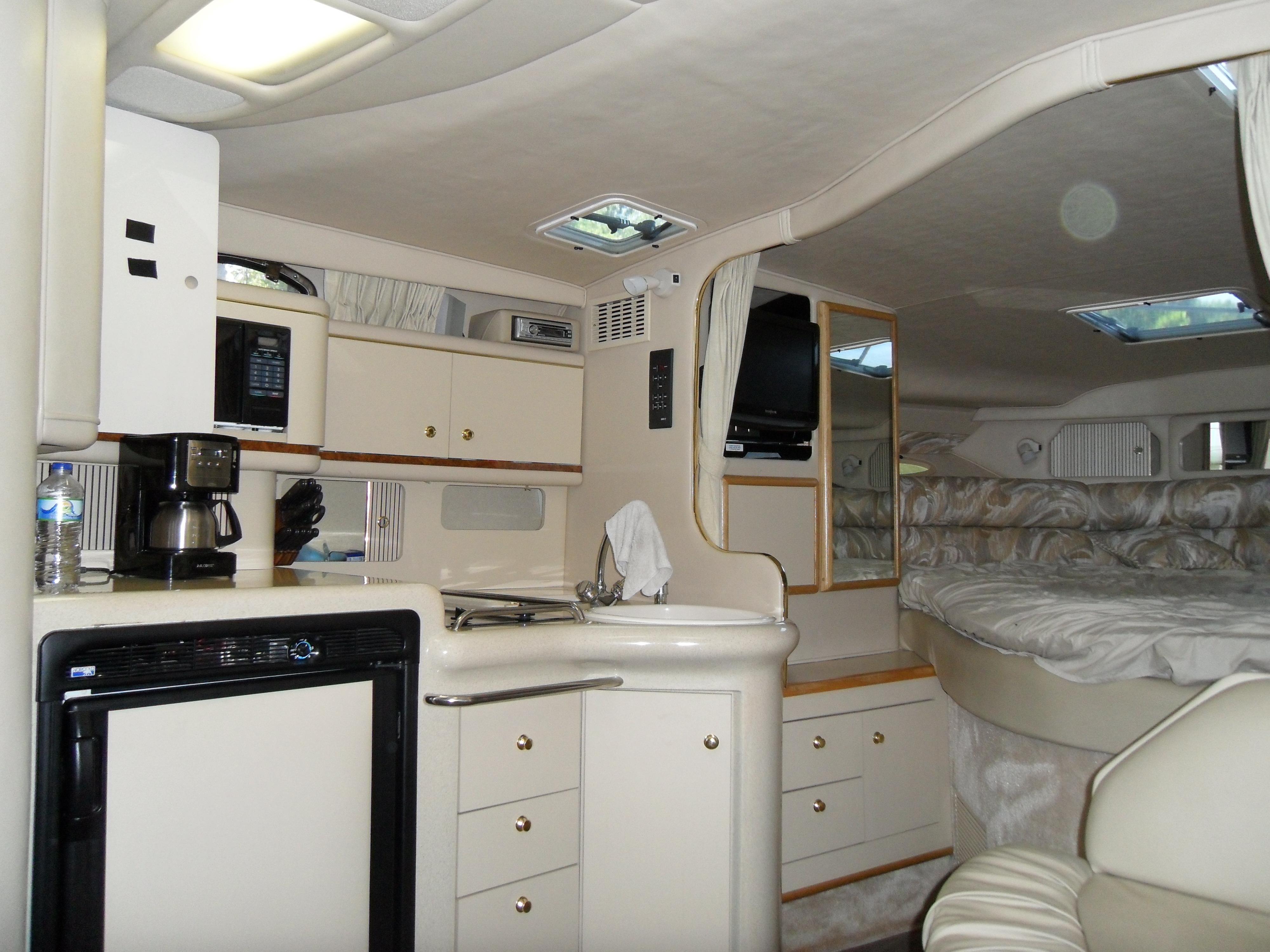 1998 Sea Ray 330 Sundancer