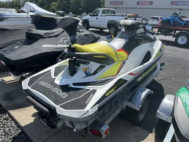 2014 Sea-Doo Waverunner Wake