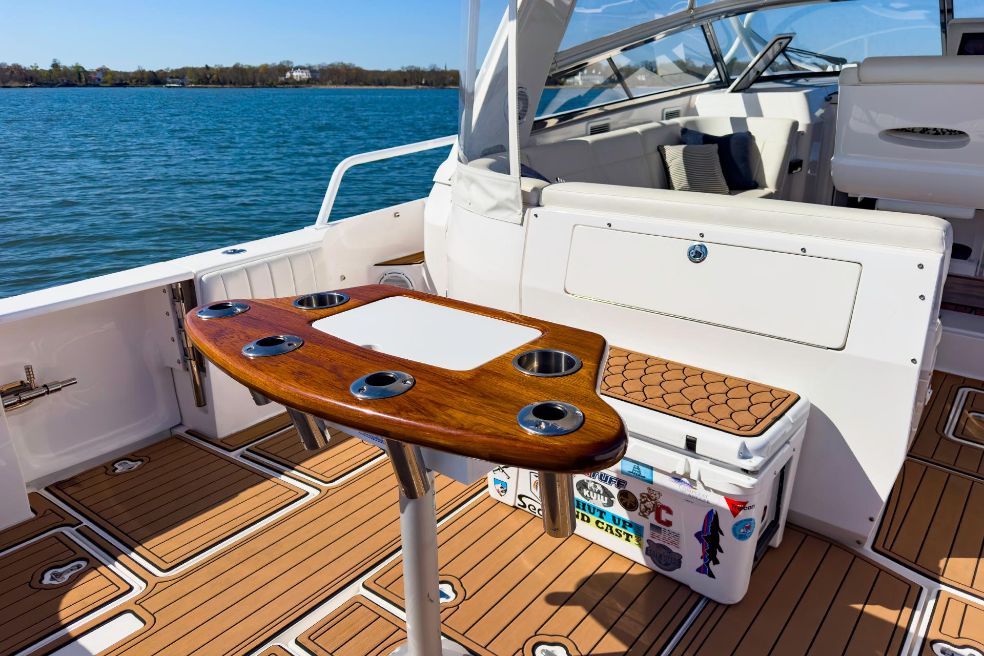 2015 Intrepid 430 Sport Yacht