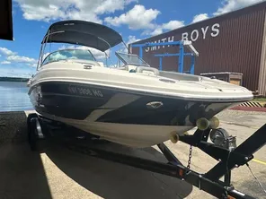 2009 Sea Ray 210 Sundeck