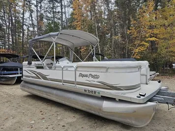 2000 Godfrey Pontoons 210