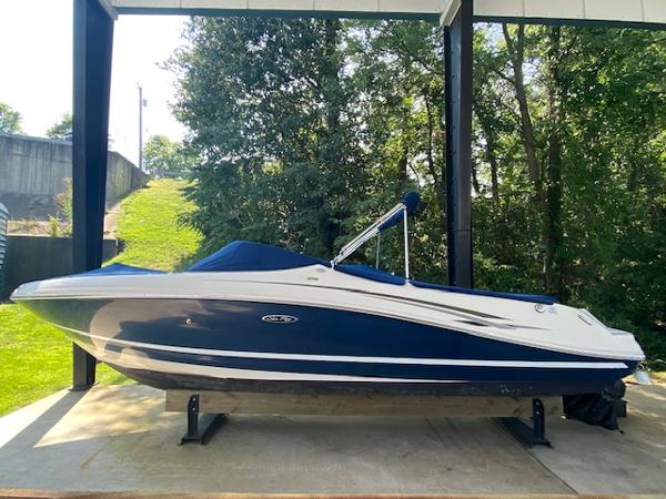 Used 2010 Sea Ray 230 Select, 22192 Woodbridge - Boat Trader