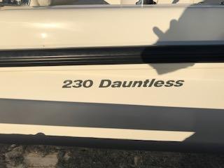 2008 Boston Whaler 230 Dauntless