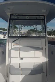 2024 Robalo R302 Center Console