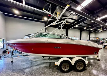 2006 Sea Ray 220 Select