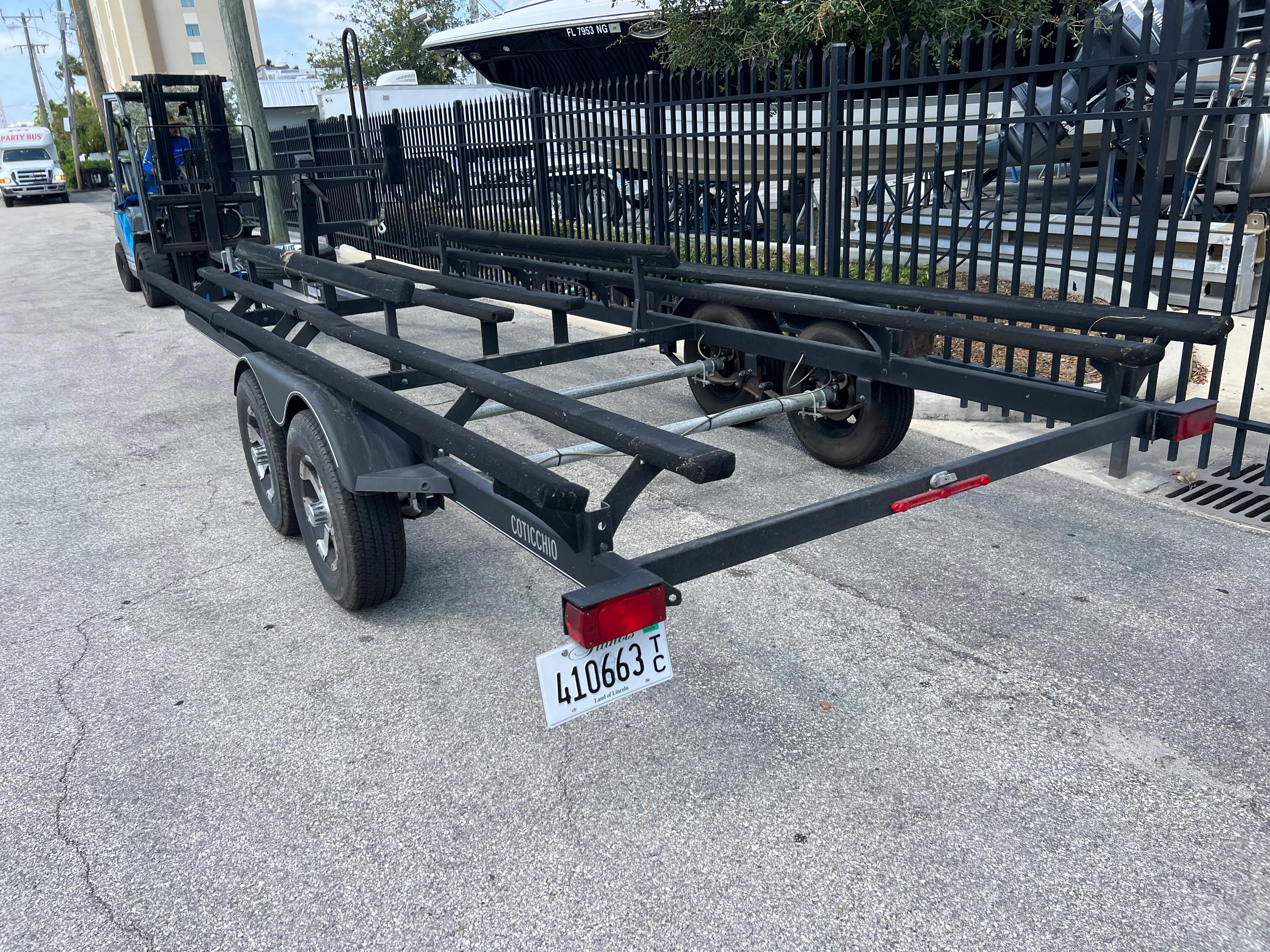 2018 Ranger Boats PT200 Pontoon Trailer 20-22' Tandem Axle w/Surge Brakes