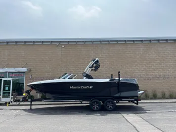 2024 MasterCraft XT25