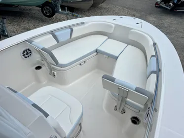 2024 Robalo 200 Robalo