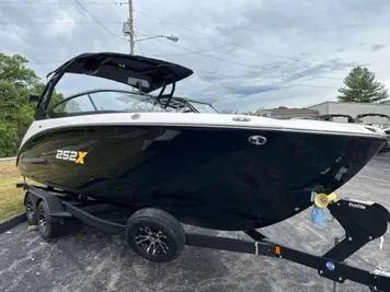 2023 Yamaha Boat 252XE