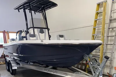 2024 Robalo 206 Cayman