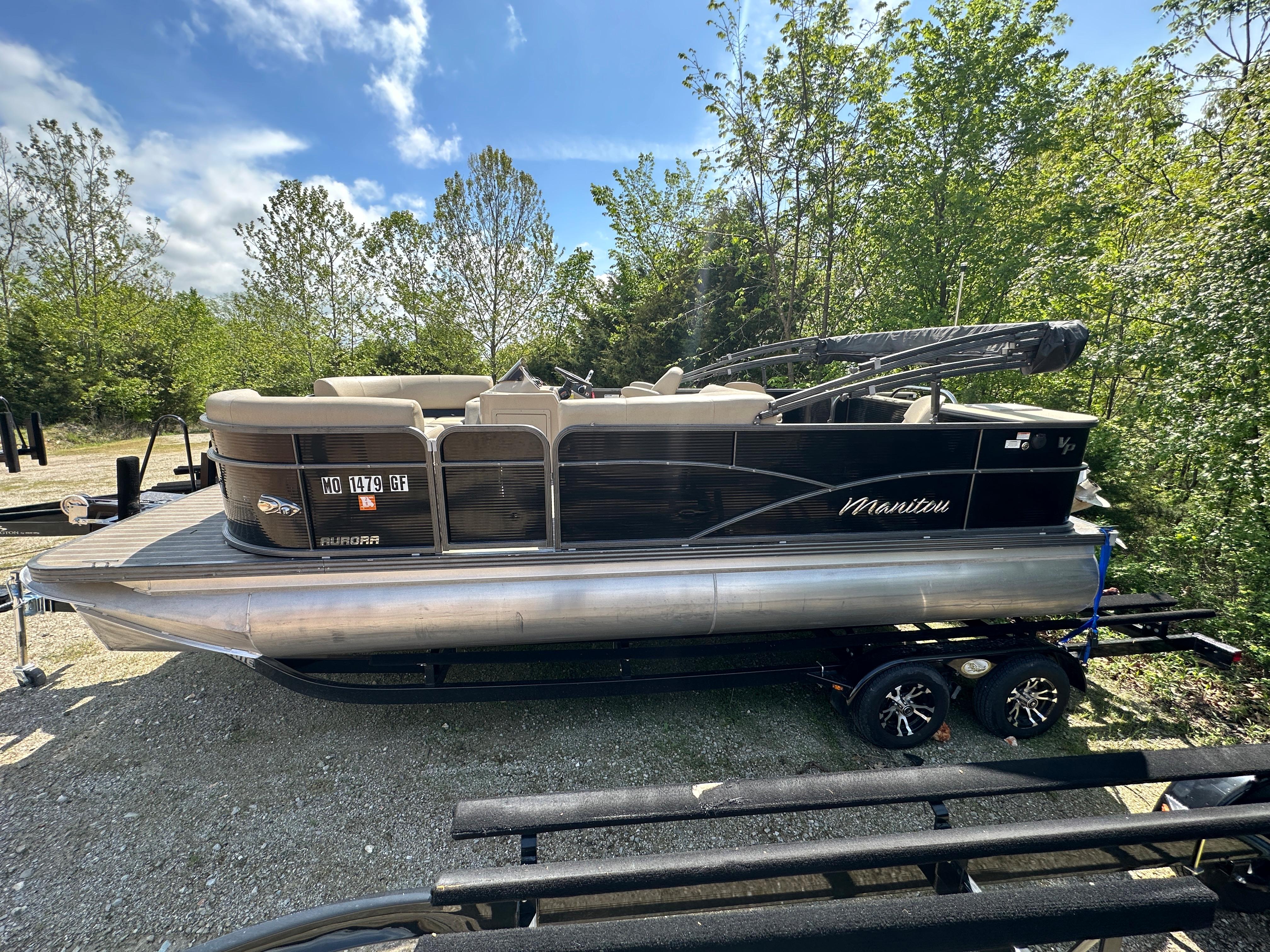 Used 2016 Manitou 20 Aurora Angler, 65737 Branson pic