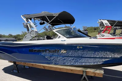 2019 MasterCraft XT25