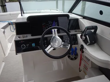 2023 Sea Ray SDX 290 Outboard