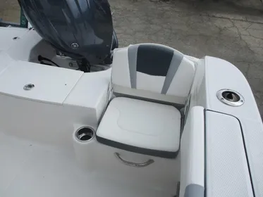 2024 Robalo R200 In stock trailer included Rebate expires 07/