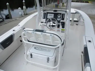 2024 Robalo R200 In stock trailer included Rebate expires 07/