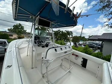 2004 Robalo R260 Center Console