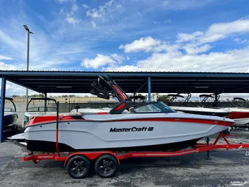 2024 MasterCraft XT24