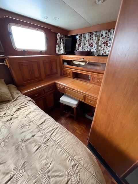 1989 Camargue Cockpit Motor Yacht