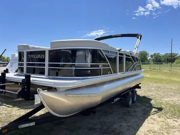 2024 Sylvan 8522 CLZ 115HP BUNK TRAILER