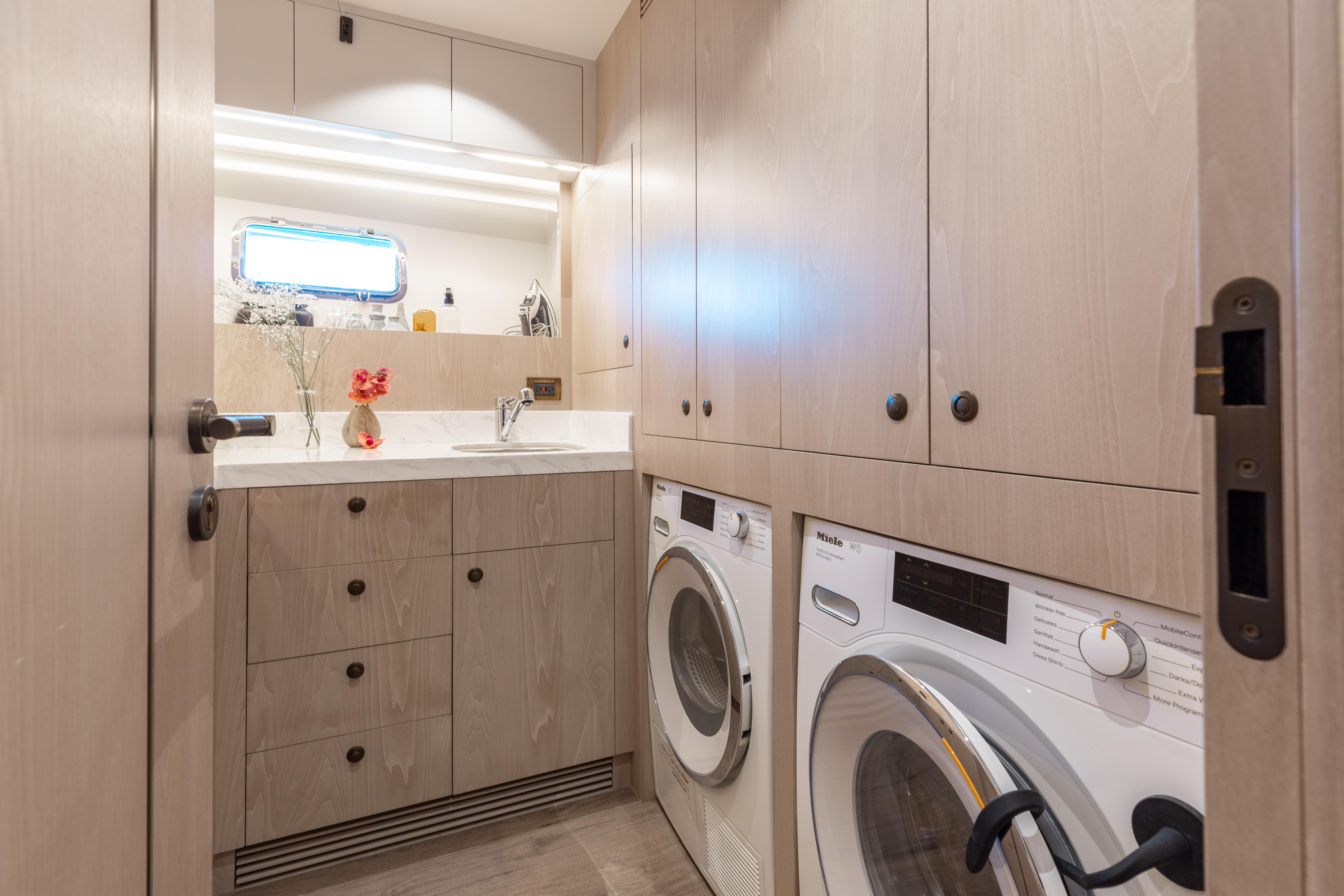 2021 Horizon FD110 (UNTETHERED) Laundry Room