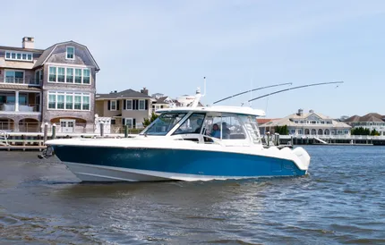 2021 Boston Whaler 350 Realm w/ SeaKeeper