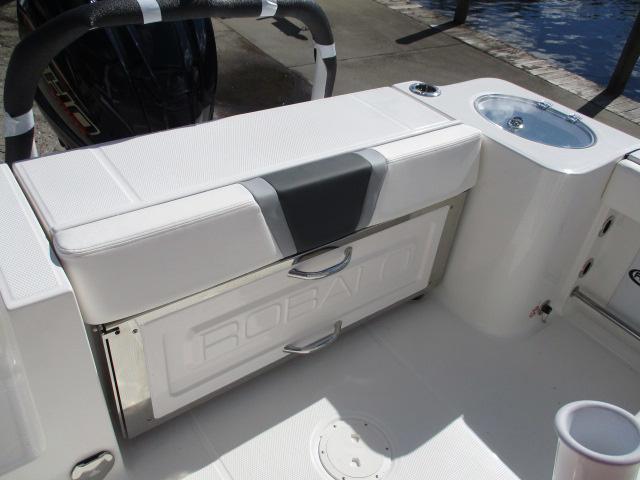 2024 Robalo R230 New Model Trailer included. Rebate Expires 0