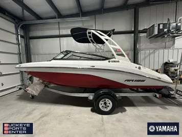 2024 Yamaha Boats AR195