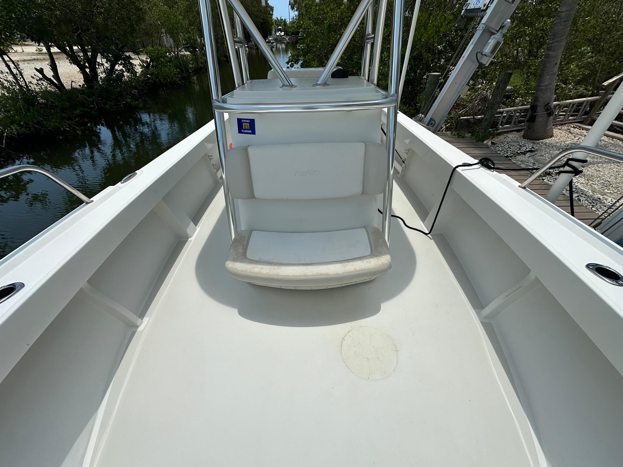 25 Parker Bow Seat