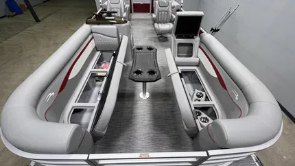 2023 Bennington 24 SSR - Quad Bench - Pontoon