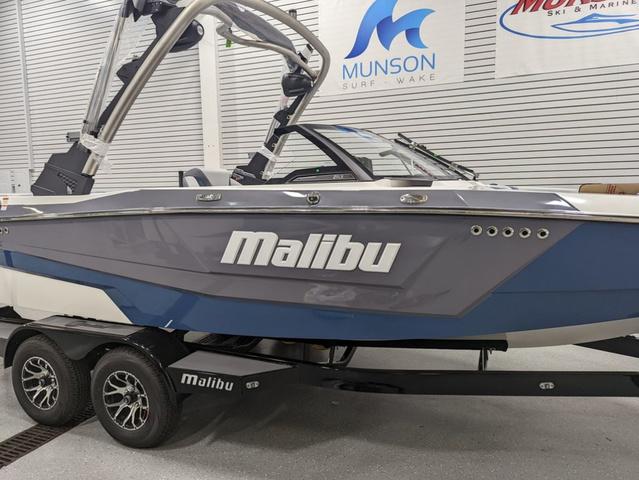 2023 Malibu 21 LX
