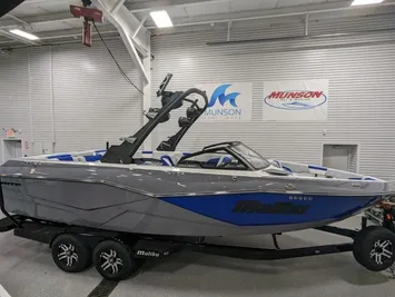 2023 Malibu 25 LSV