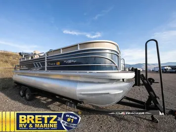 2022 Tracker 22 XP3 PARTY BARGE