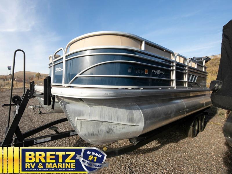 2022 Tracker 22 XP3 PARTY BARGE