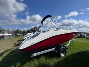 2024 Yamaha Boats AR190