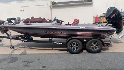 2024 Phoenix Bass Boats 819 Pro