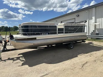 2016 Godfrey 2286 CRUISE 50HP BUNK TRAILER