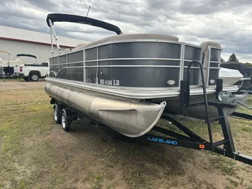 2014 Sylvan 820 60HP EVINRUDE SEA LEGS BUNK TRAILER