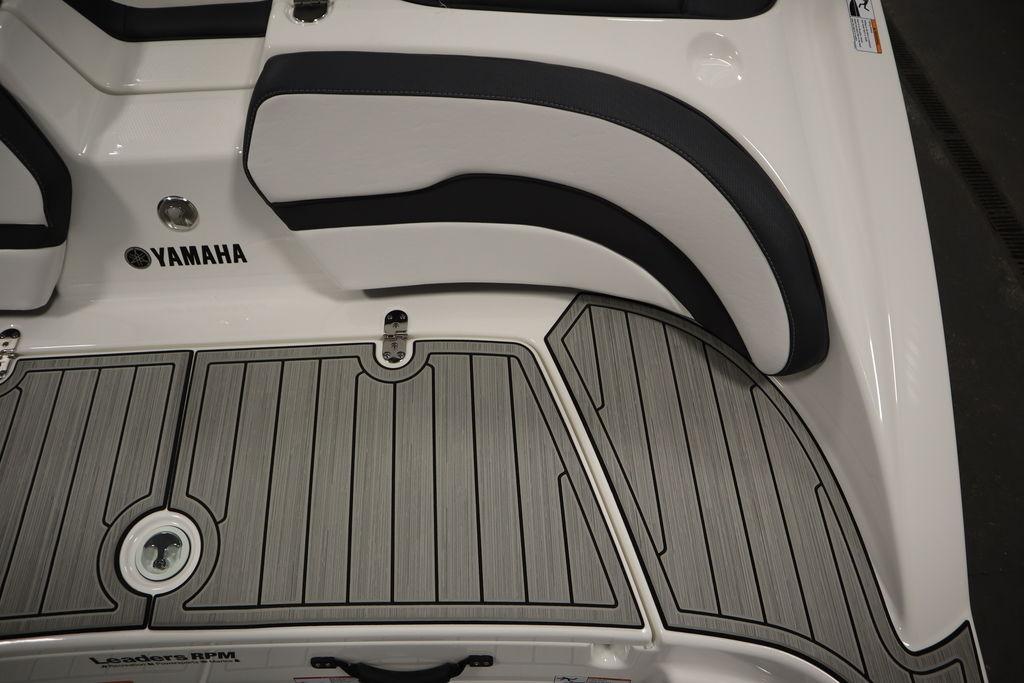 2024 Yamaha Boats 195 AR