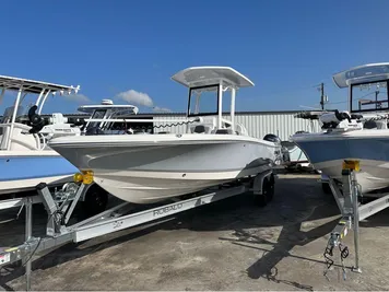 2023 Robalo 246 Cayman