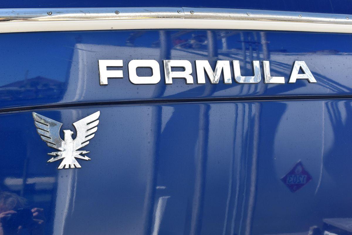 2005 Formula 37 Performance Cruiser