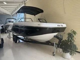 2023 Bayliner DX2200