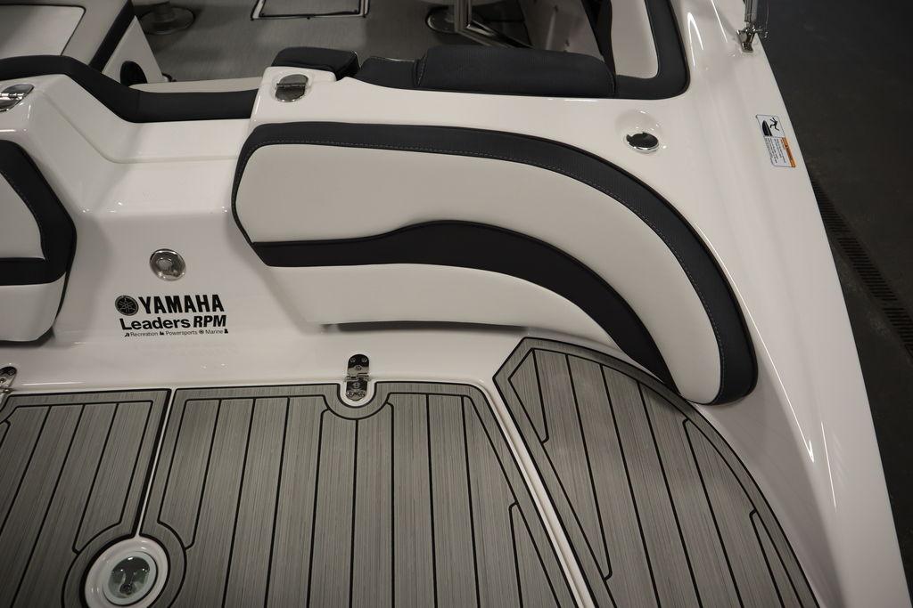 2024 Yamaha Boats 195 SX
