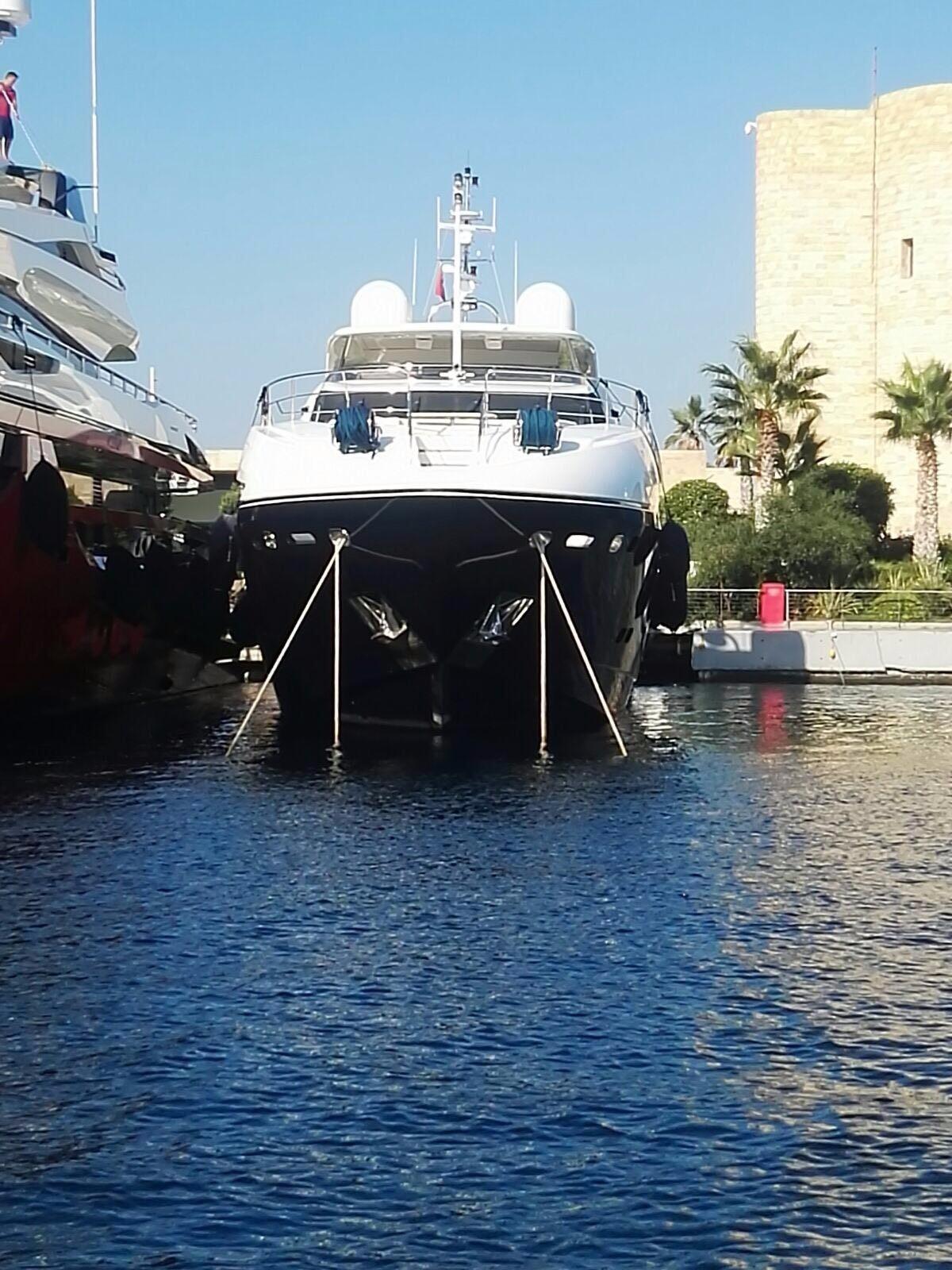 2011 Sunseeker 34M Yacht